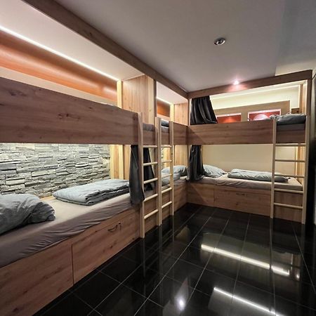 Zen Zone Hostel Братислава Екстериор снимка