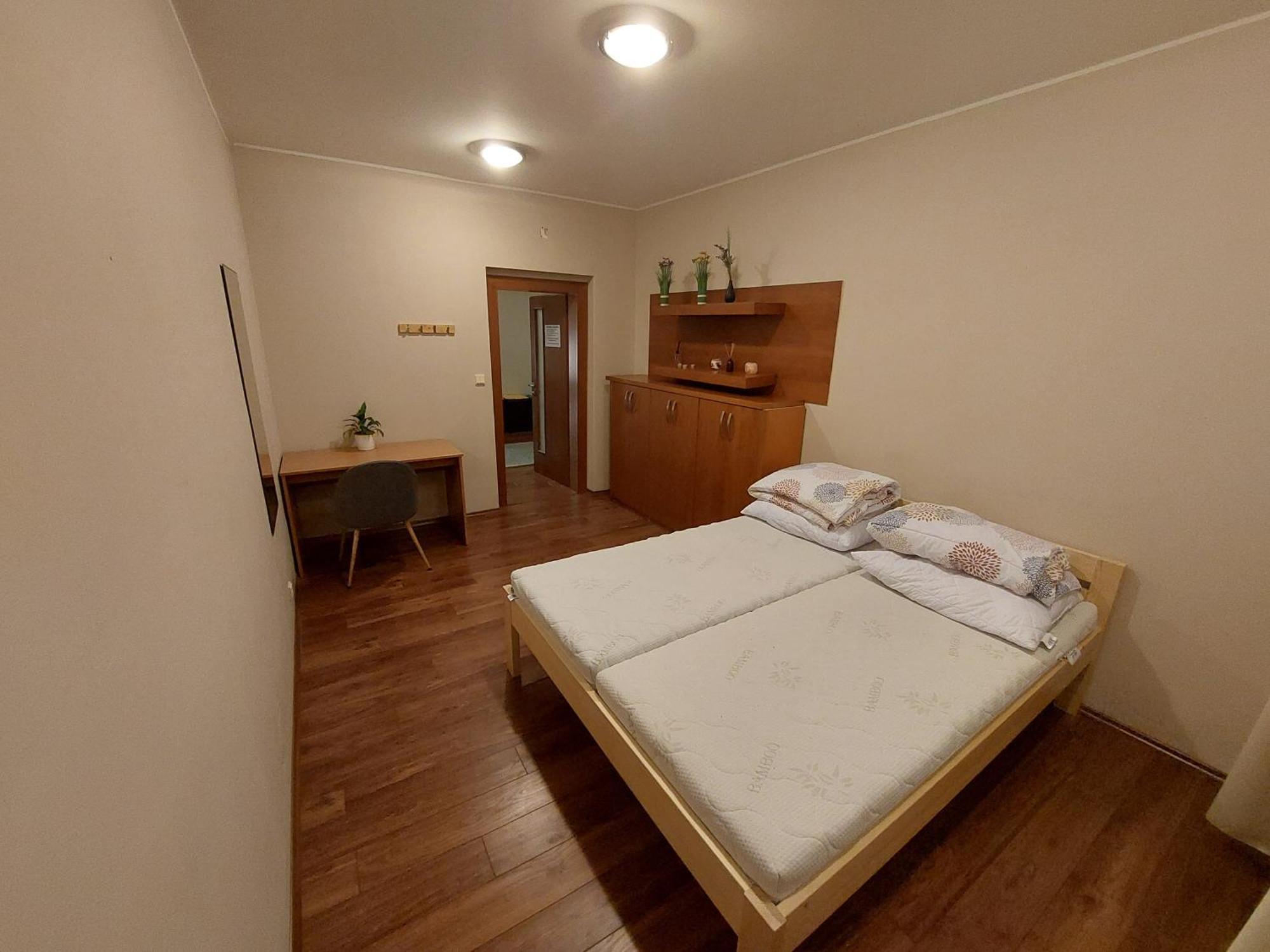 Zen Zone Hostel Братислава Екстериор снимка