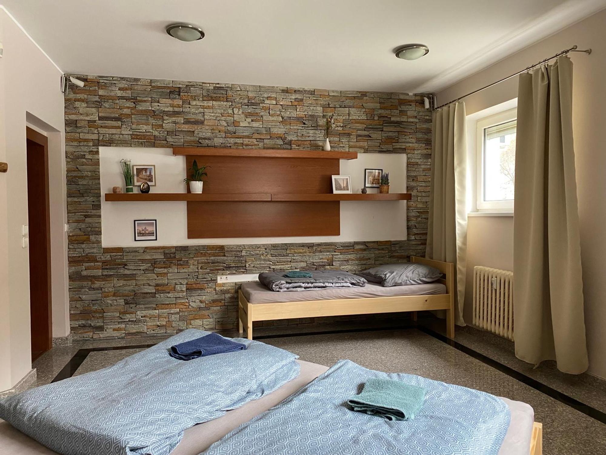 Zen Zone Hostel Братислава Екстериор снимка
