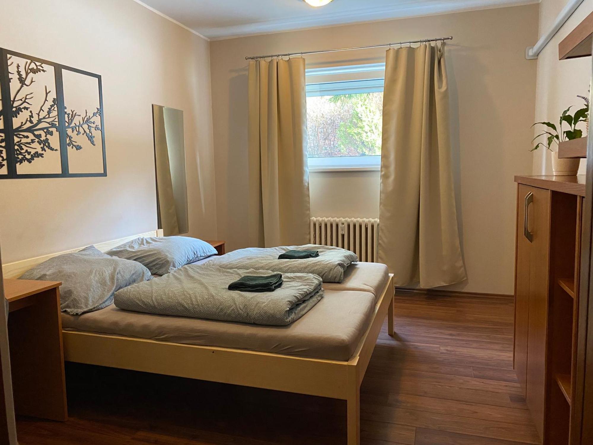 Zen Zone Hostel Братислава Екстериор снимка